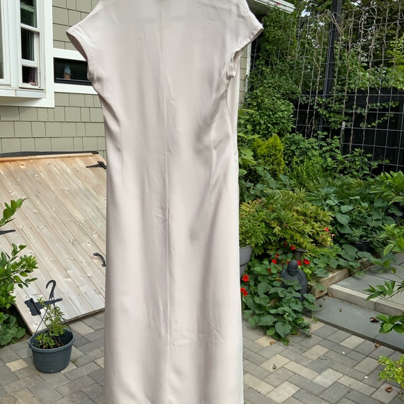 SARA STURGEON maxi dress (4) - Picture 7 of 10